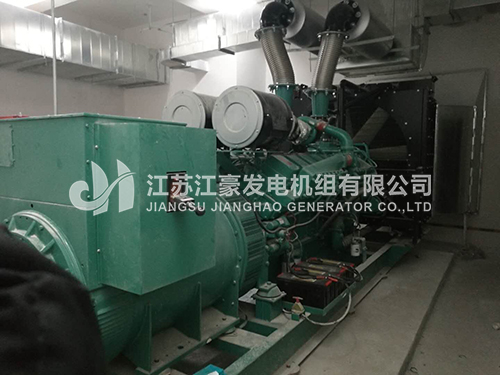 一臺1200KW康明斯配恒聲自啟動(dòng)機組調試現場(chǎng)